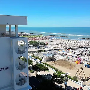 Hotel Ambasciatori - Davanti A Noi Solo Il Mare ***